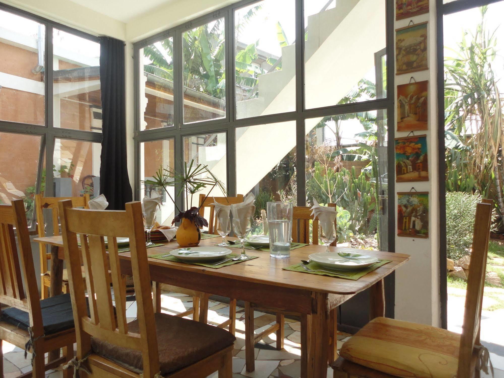 Meva Guesthouse Antananarivo Buitenkant foto
