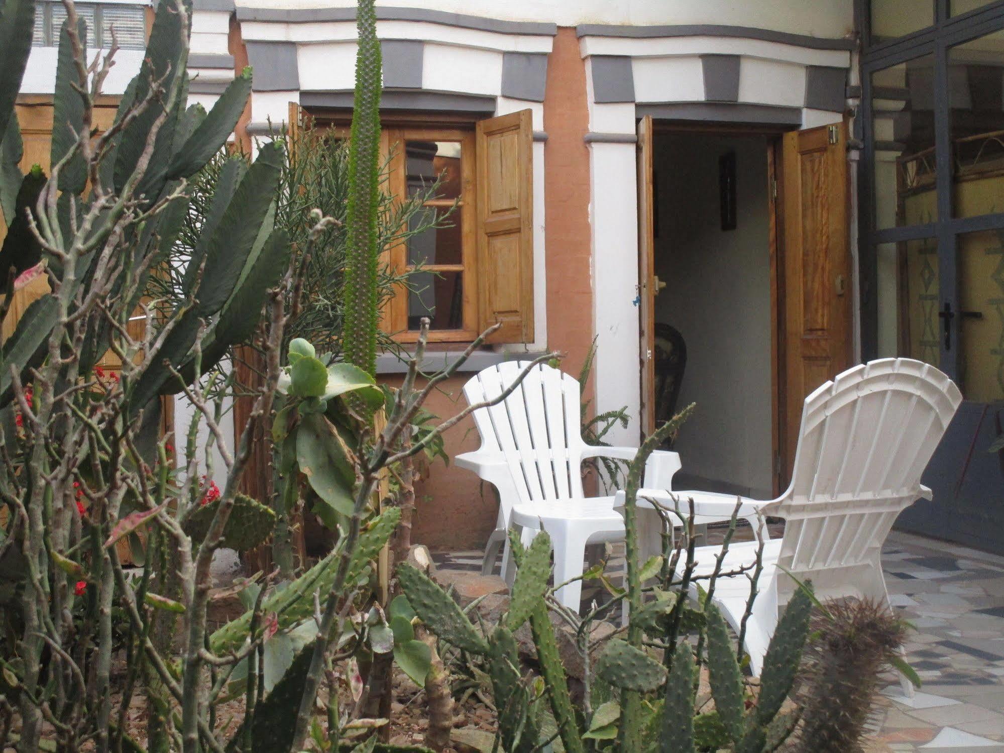 Meva Guesthouse Antananarivo Buitenkant foto